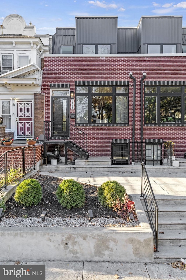 6127 Lebanon Ave, Philadelphia, PA 19151 - view of front of home featuring brick siding