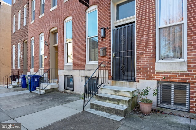 415 E Lafayette Ave, Baltimore, MD 21202 - property entrance featuring brick siding