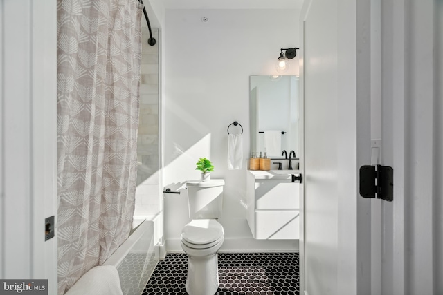 1513 Christian St Unit 5, Philadelphia, PA 19146 - bathroom with shower / bathtub combination with curtain, toilet, and tile patterned flooring