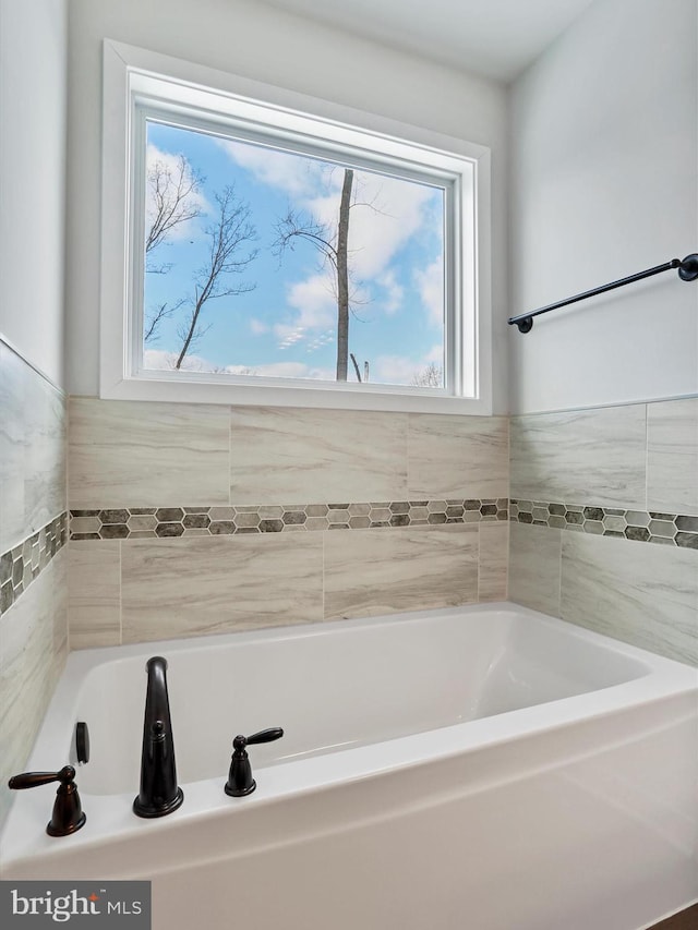 bathroom featuring a bathtub