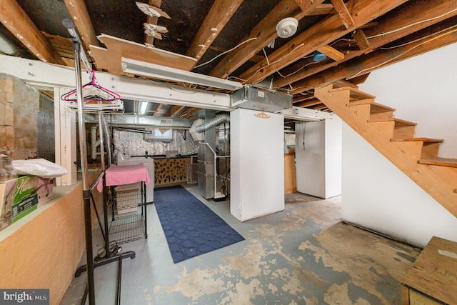 basement featuring washer / dryer