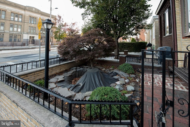 2217 N 59th St, Philadelphia, PA 19131 - view of yard