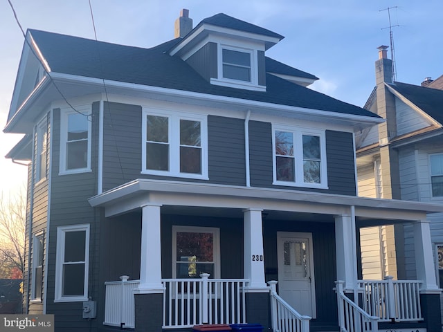 view of front of property with covered porch