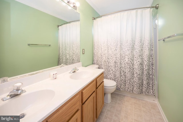 full bathroom featuring toilet, shower / bath combo, and crown molding