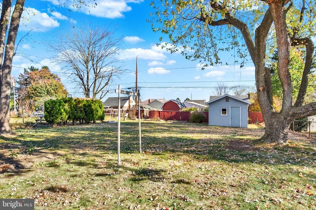 view of yard with a shed