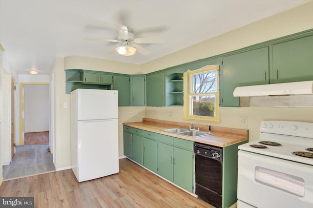 kitchen with sink, ceiling fan, green cabinetry, white appliances, and light wood-type flooring