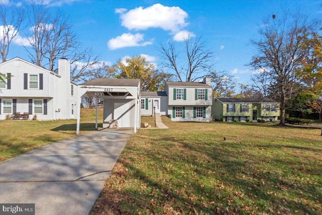 view of front of home featuring a front lawn