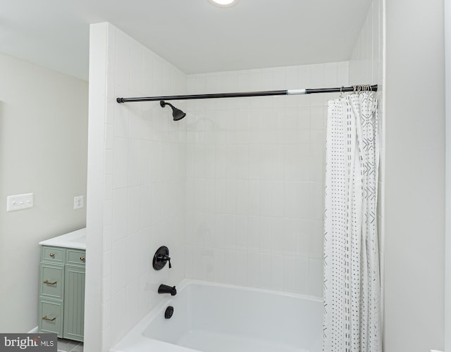 bathroom featuring shower / bathtub combination with curtain