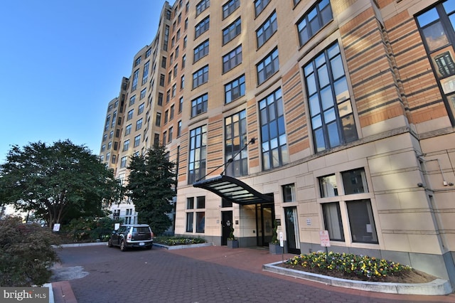 400 Massachusetts Ave NW Unit 423, Washington, DC 20001 - view of building exterior