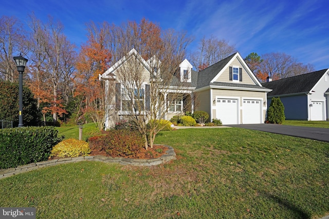 view of front of home featuring a front yard