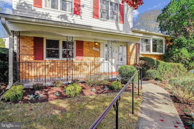 view of front of house with a porch