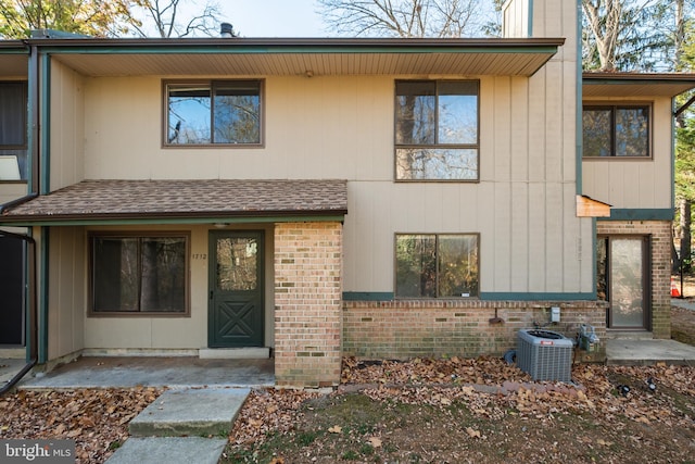 view of front of house featuring central AC unit