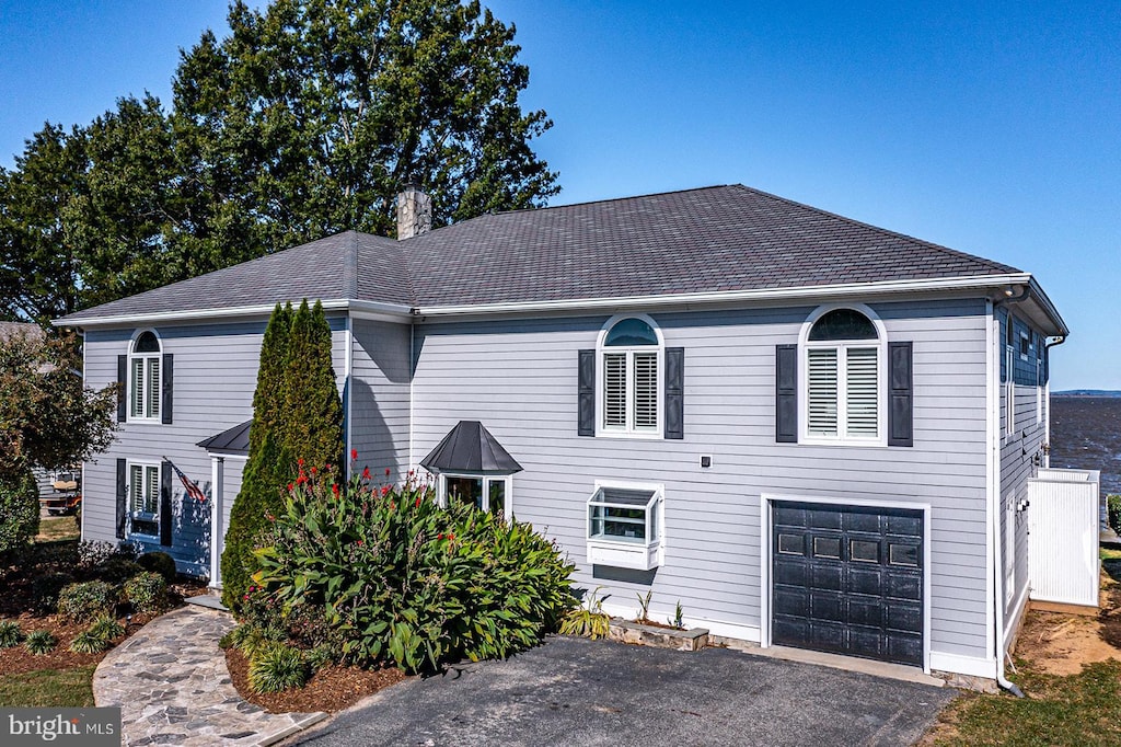 view of front facade with a garage