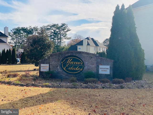 view of community / neighborhood sign