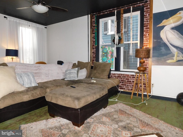 bedroom with ceiling fan