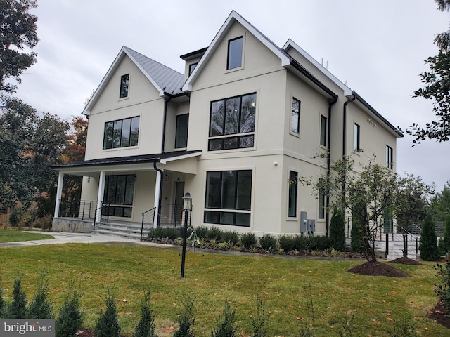 view of front of property with a front yard