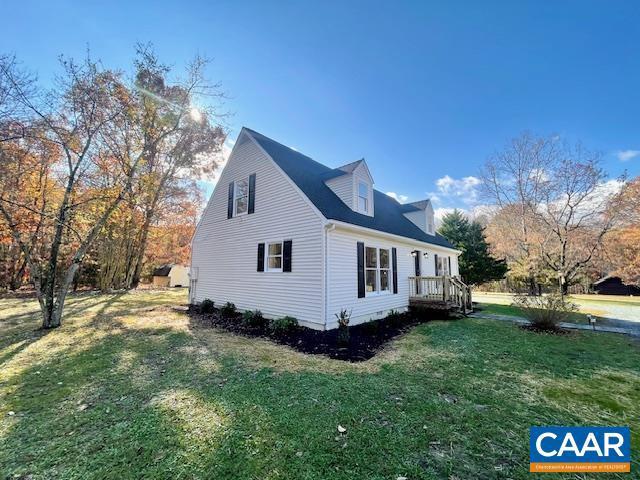 21 Zion Ct, Zion Crossroads, VA 22942 - view of side of property with a yard