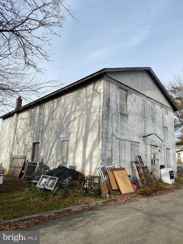 view of home's exterior