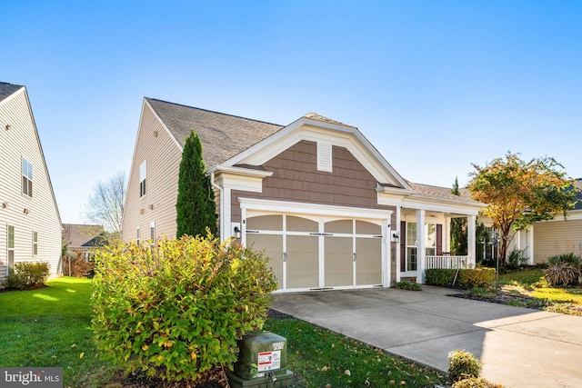 view of front of property with a front lawn and a porch