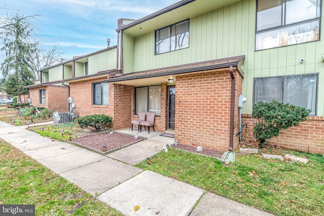 view of townhome / multi-family property