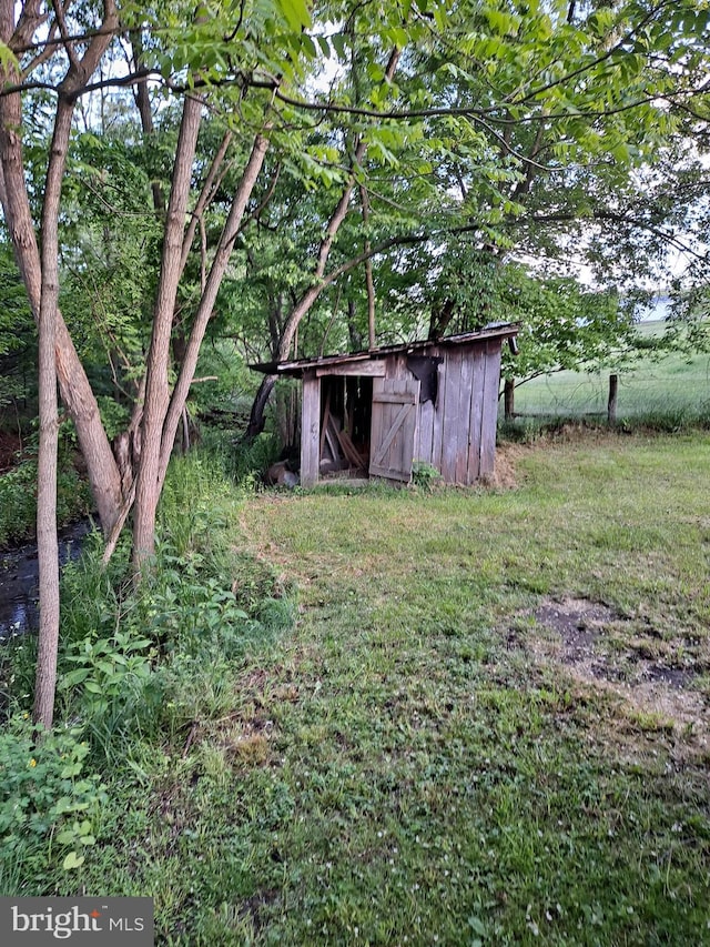 view of outdoor structure