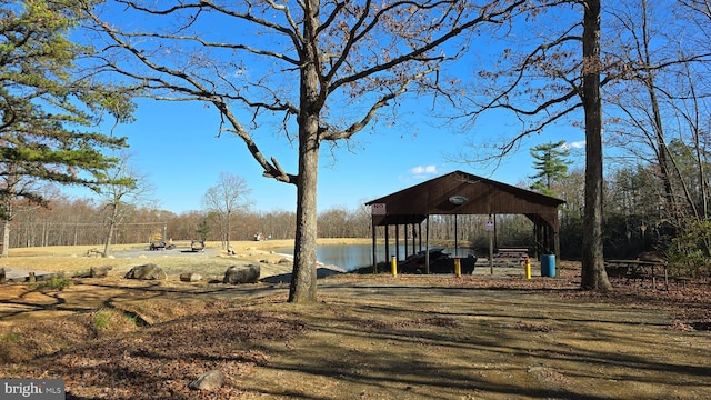 view of yard featuring a water view