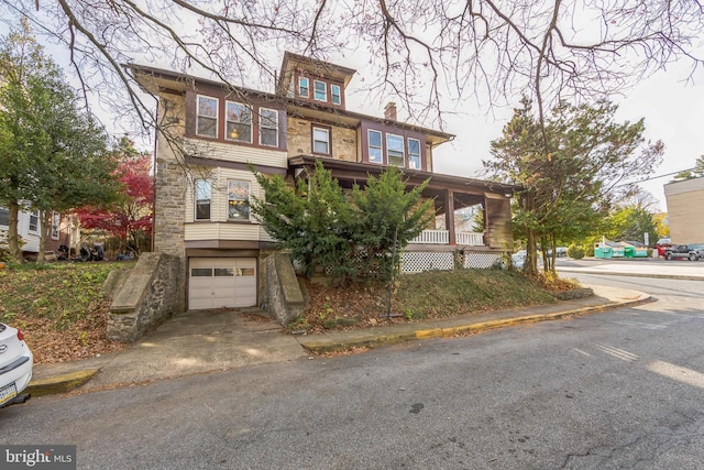 view of front facade with a garage