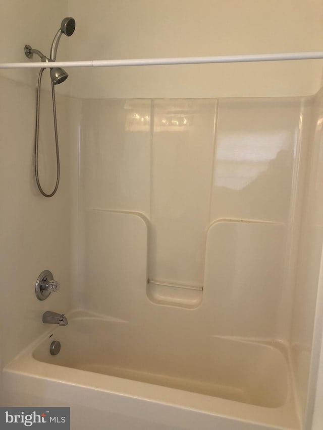 bathroom featuring shower / washtub combination