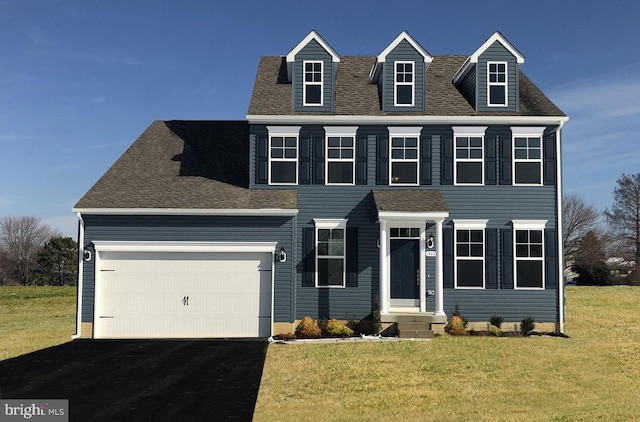 view of front facade featuring a front lawn