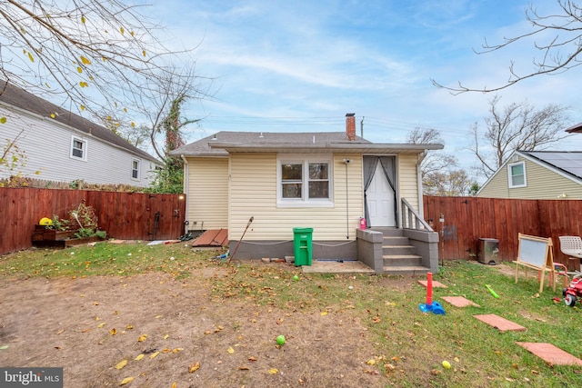 view of front of house with a front yard