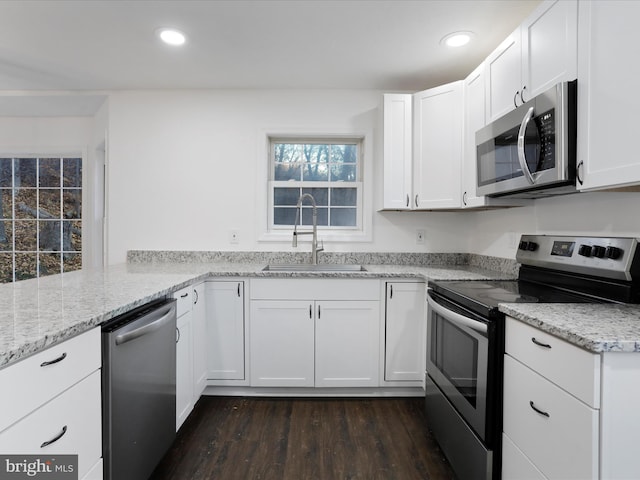 689 Windy Way, Front Royal, VA 22630 - kitchen with appliances with stainless steel finishes, a sink, dark wood-style flooring, recessed lighting, and white cabinets