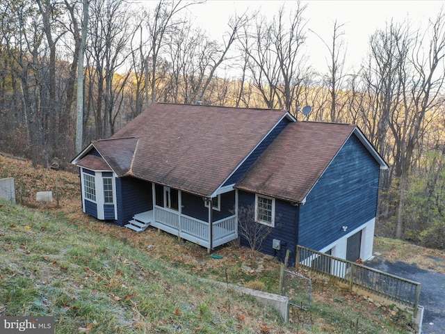 689 Windy Way, Front Royal, VA 22630 - view of front of home featuring a garage, a porch, and driveway
