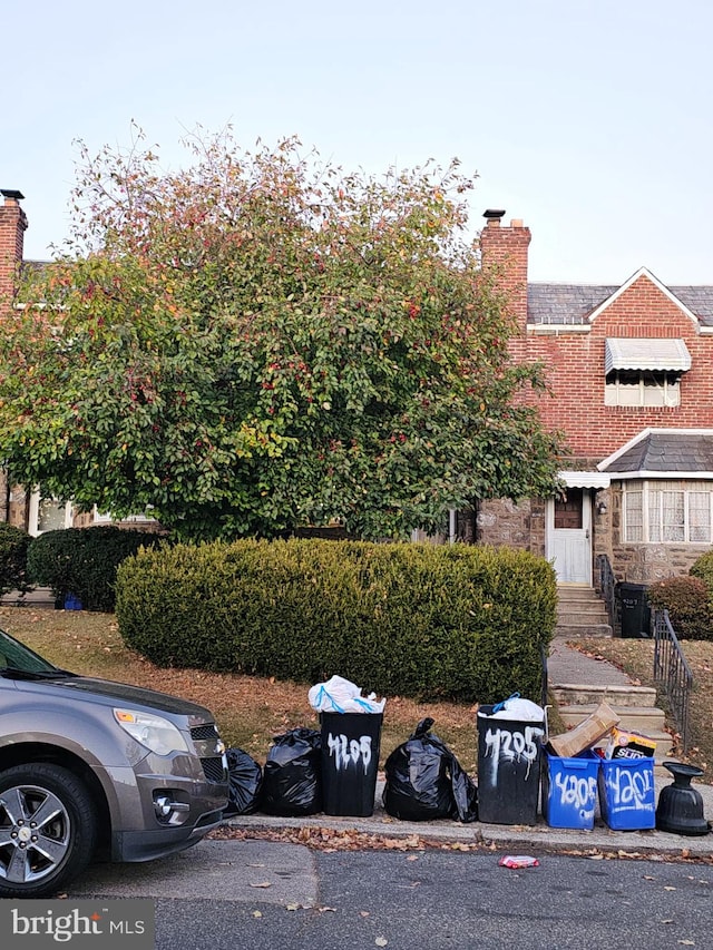 view of front of house