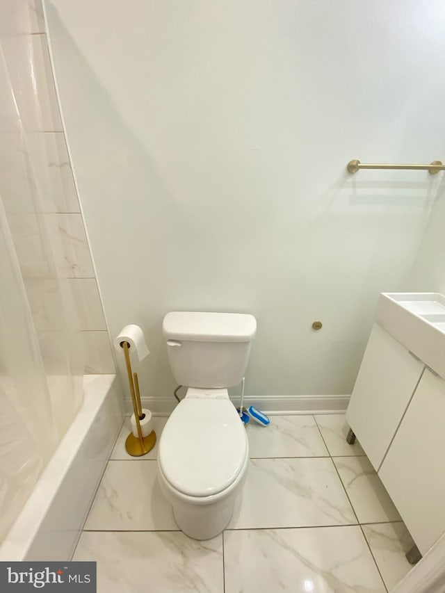 full bathroom featuring shower / tub combo, vanity, and toilet