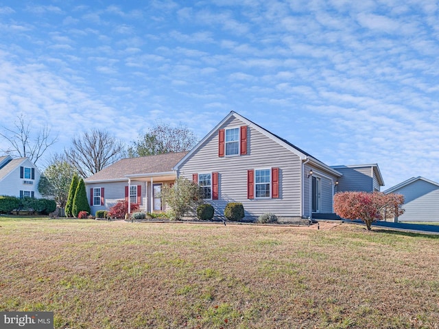 view of front of home featuring a front lawn