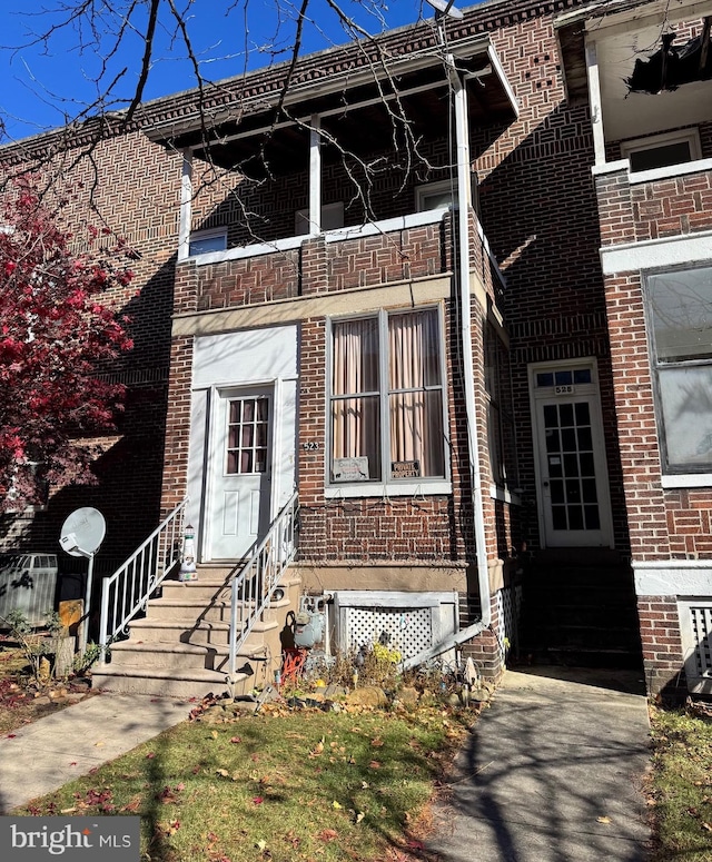 view of front of house