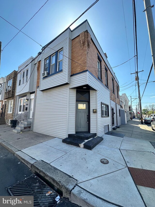 1600 S Taney St, Philadelphia, PA 19145 - view of property with a residential view