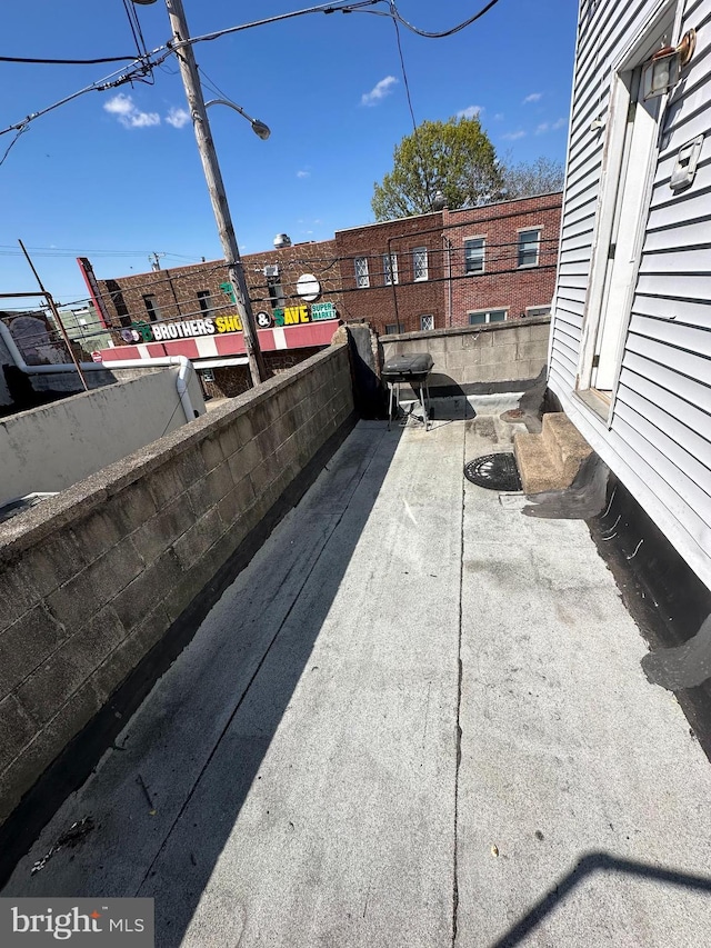 1600 S Taney St, Philadelphia, PA 19145 - exterior view of entry steps