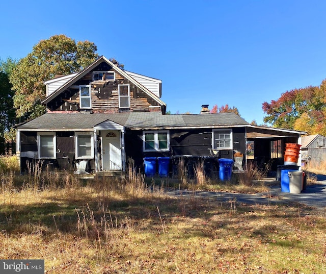 view of front of property