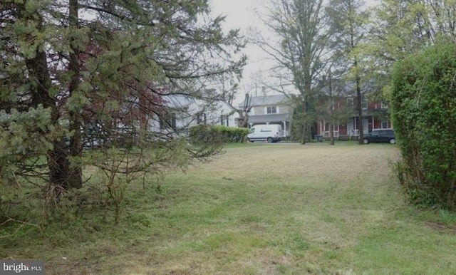 Listing photo 2 for 506 W 3rd Ave, Parkesburg PA 19365