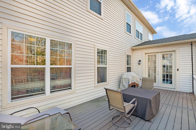 deck with grilling area