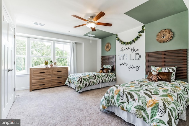 bedroom featuring carpet and ceiling fan