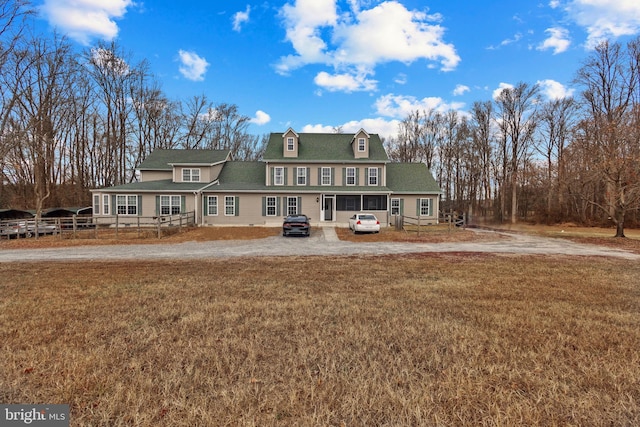 view of front of house featuring a front yard