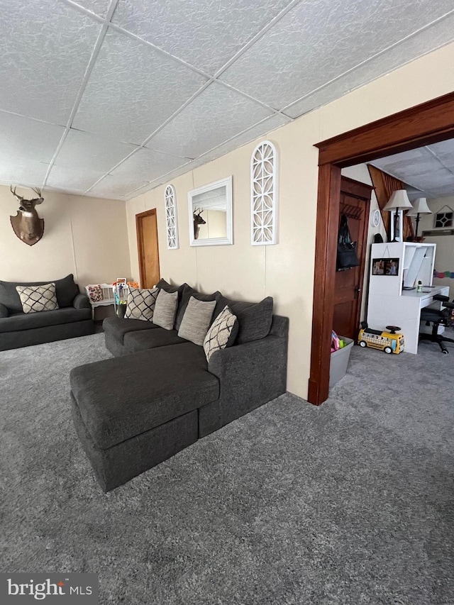 living room with carpet flooring