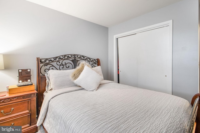 bedroom with a closet