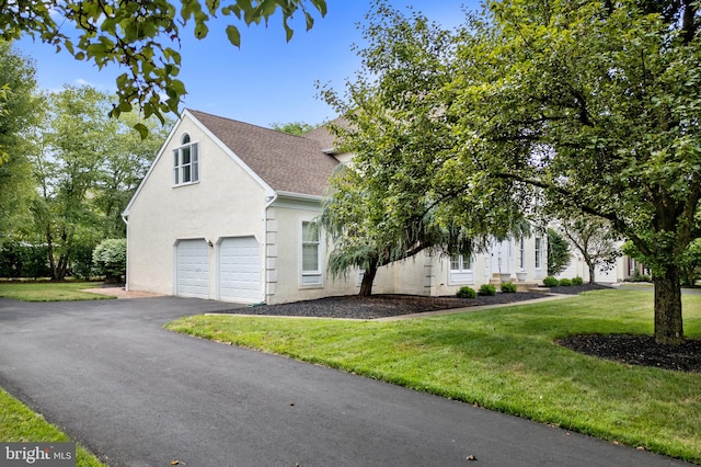 view of front of house featuring a front yard