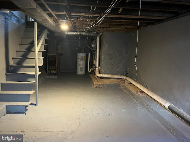 1635 S Etting St, Philadelphia, PA 19145 - unfinished basement featuring water heater and stairway