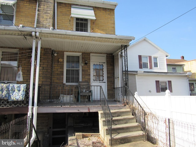 view of front of house featuring covered porch