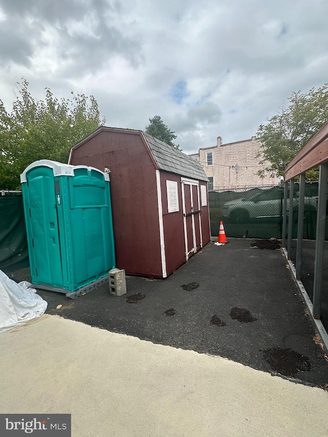 view of outbuilding