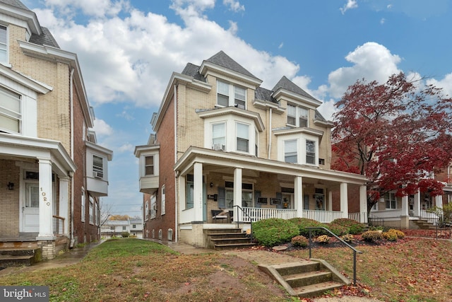 view of front facade with covered porch